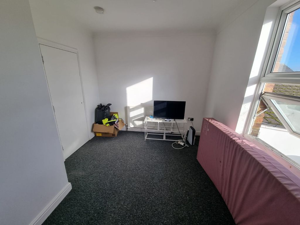 Property photo 2 of 3