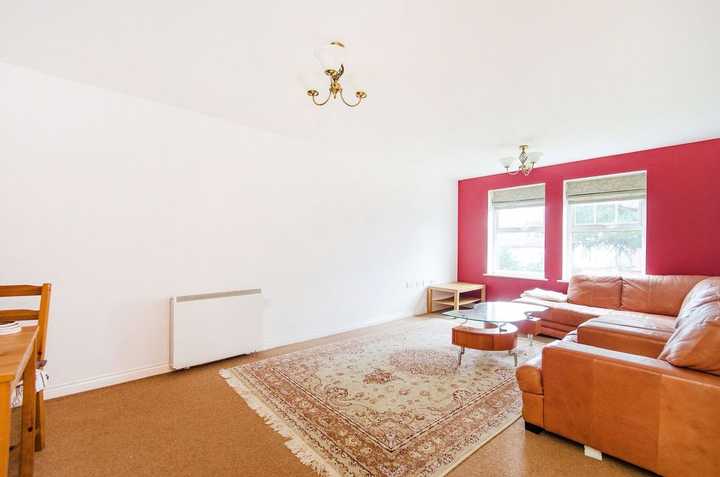 Property photo 2 of 9