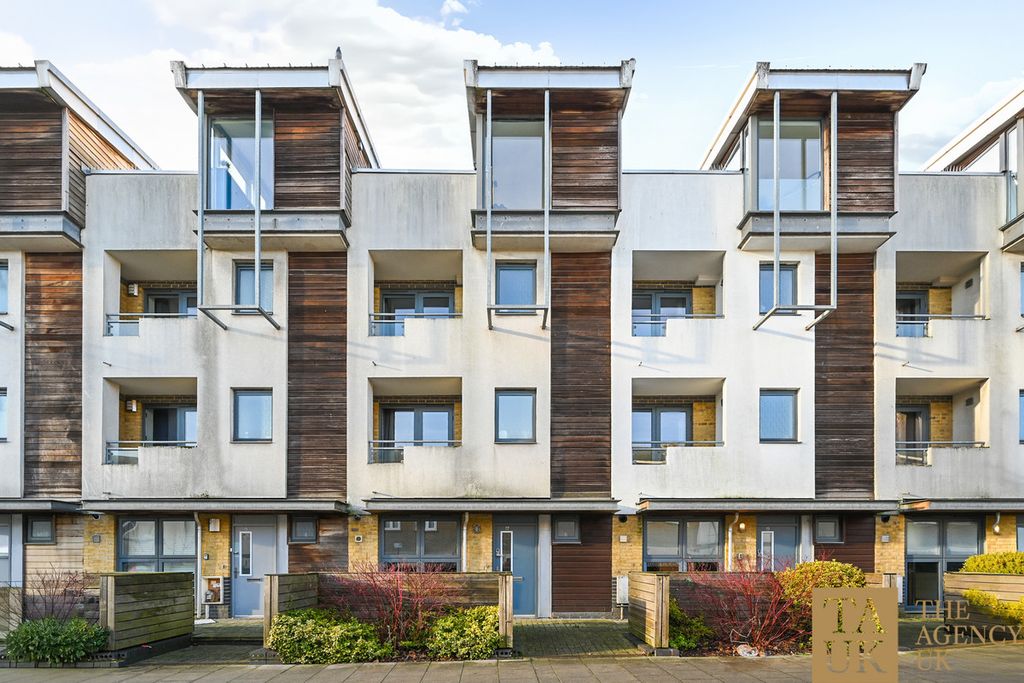 Property photo 3 of 33