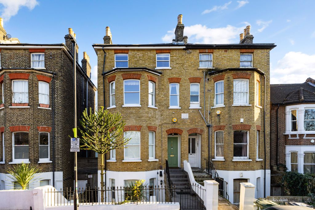 Property photo 1 of 22