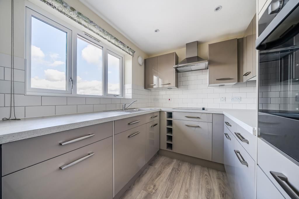 Property photo 2 of 18 Kitchen