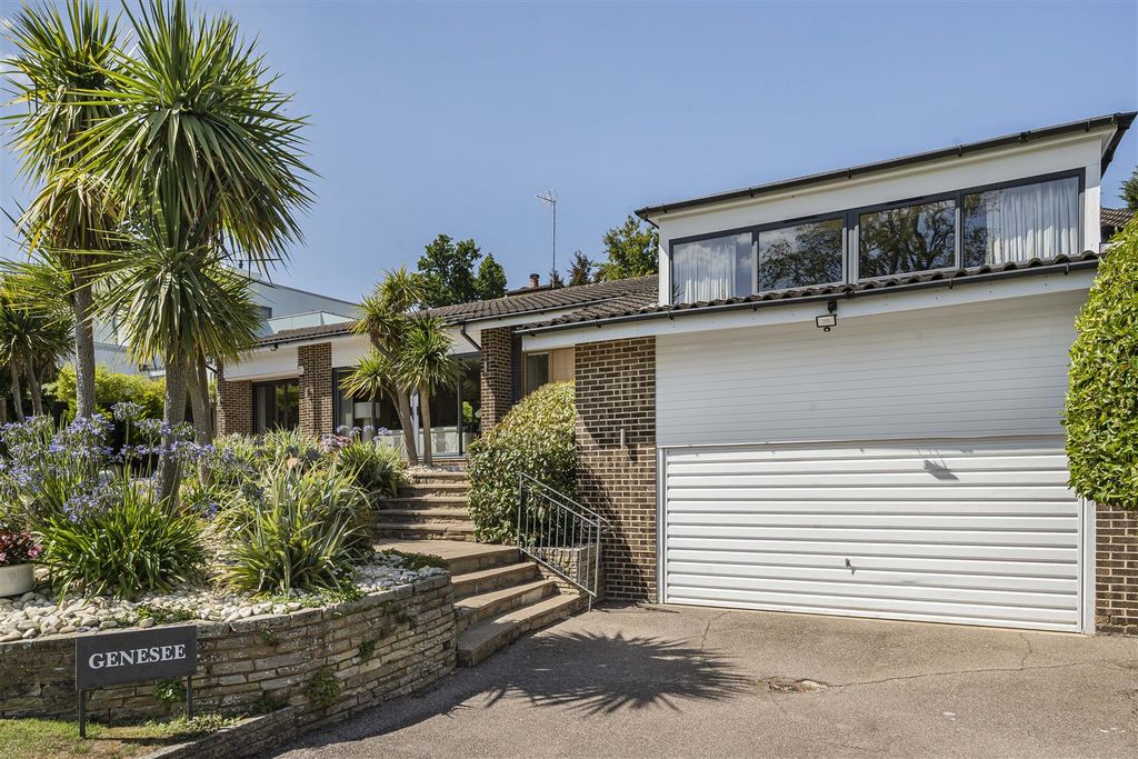 Property photo 2 of 40