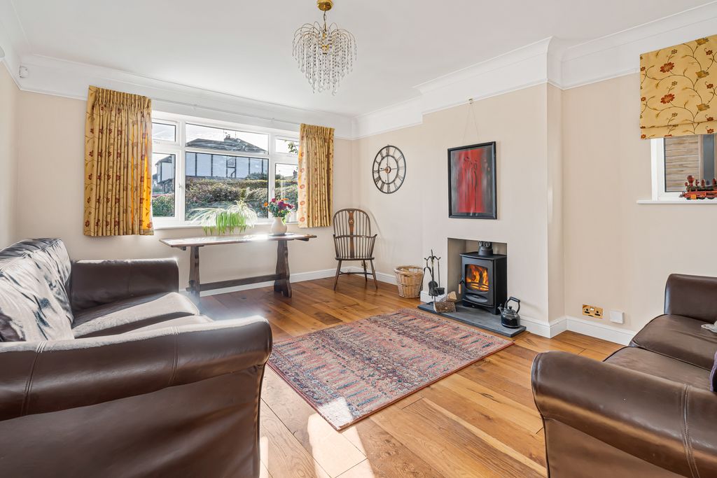 Property photo 2 of 25 Lounge