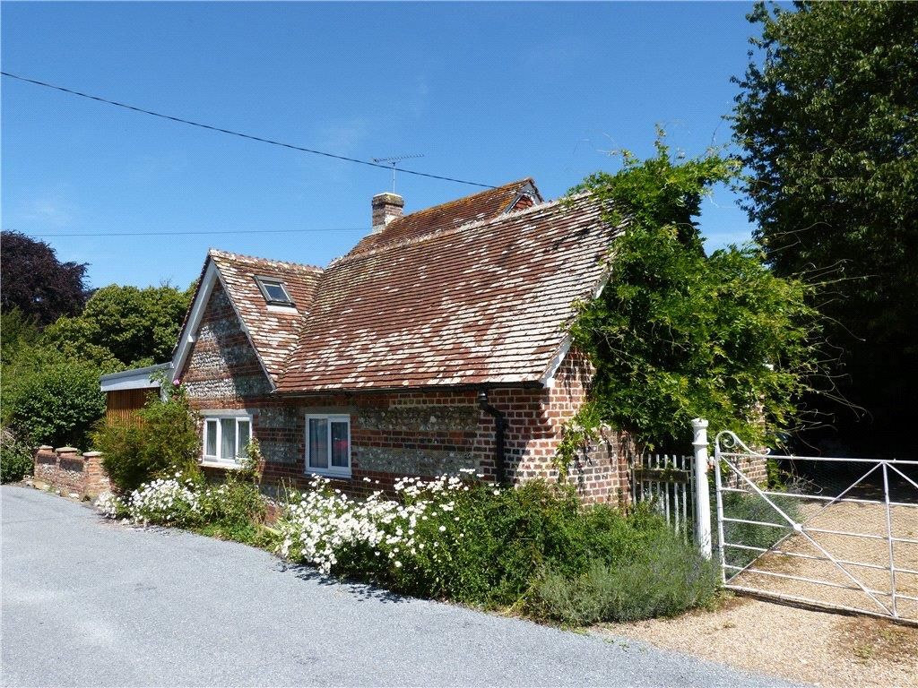 Property photo 1 of 9 Pretty Cottage