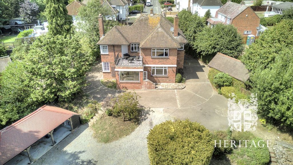 4 bed detached house for saleMarshalls Road, Braintree, Essex CM7