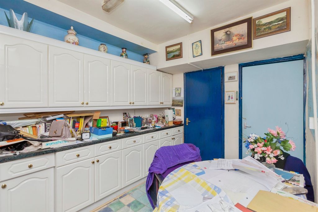 Property photo 3 of 22