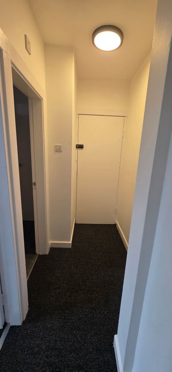 Property photo 3 of 9 Hallway