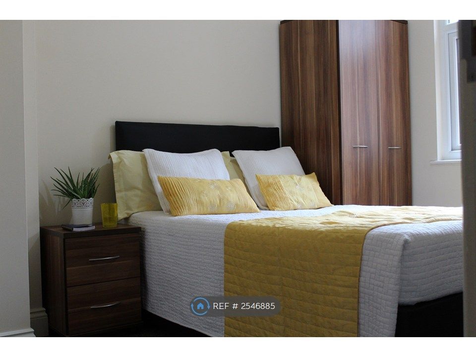 Property photo 1 of 10 Bedroom 3
