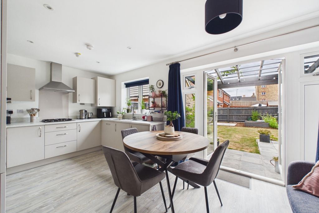 Property photo 2 of 15 Kitchen Diner