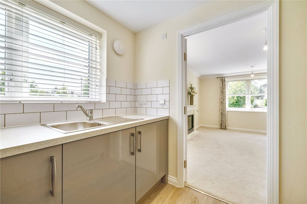 Property photo 3 of 15 Kitchen