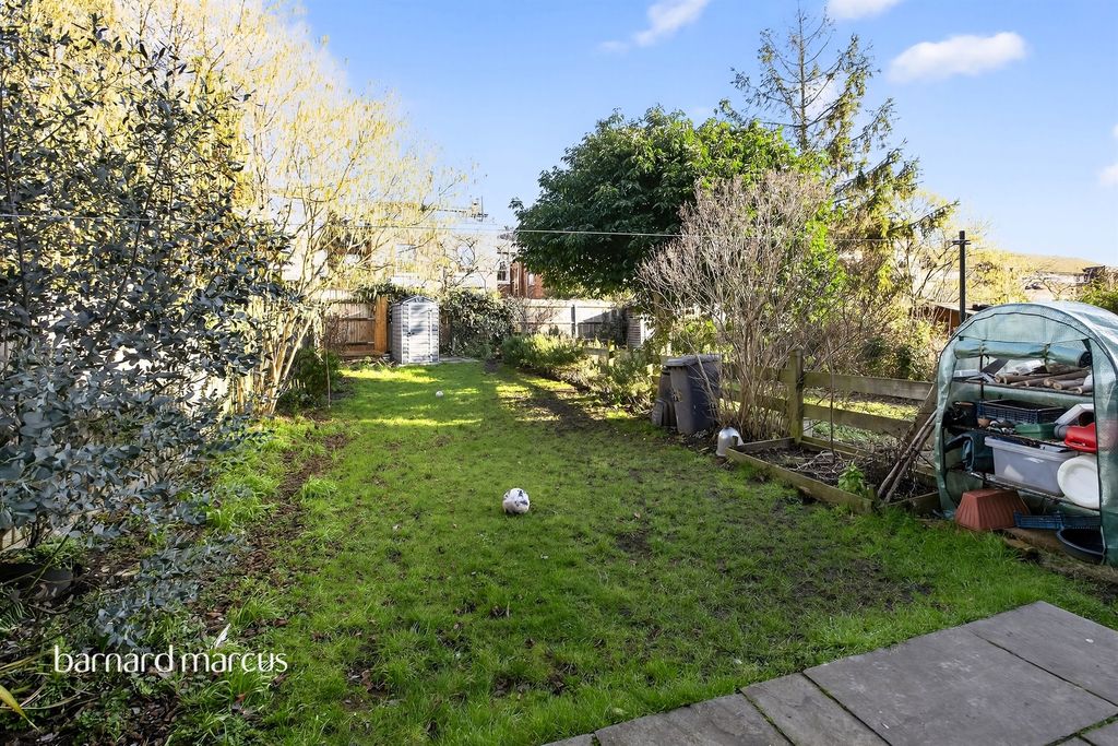 Property photo 3 of 11