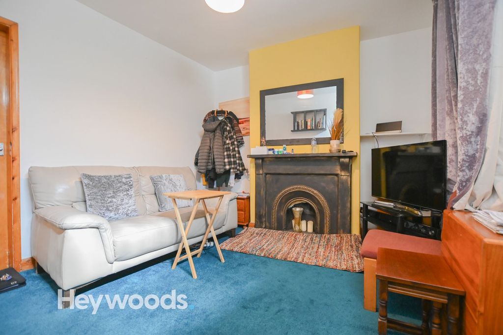 Property photo 2 of 12