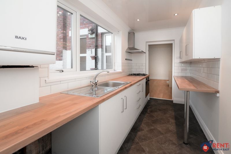 Property photo 1 of 9 Photo 4