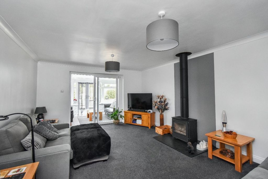 Property photo 3 of 22