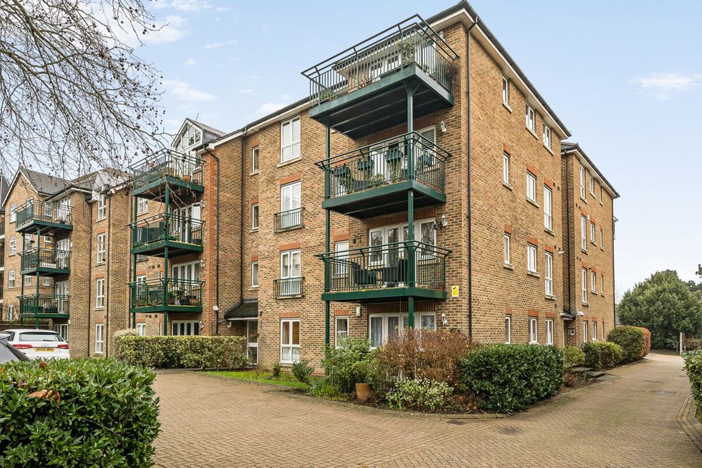 Property photo 1 of 17 1406862-1-698Eeff...