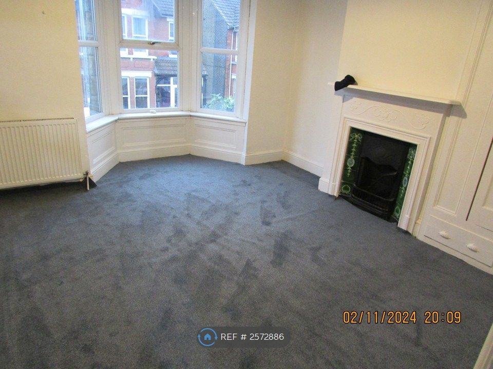 Property photo 2 of 6