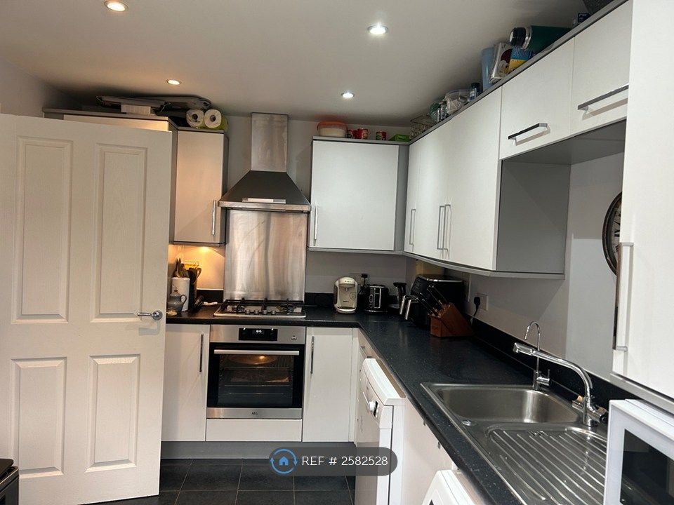 Property photo 3 of 12