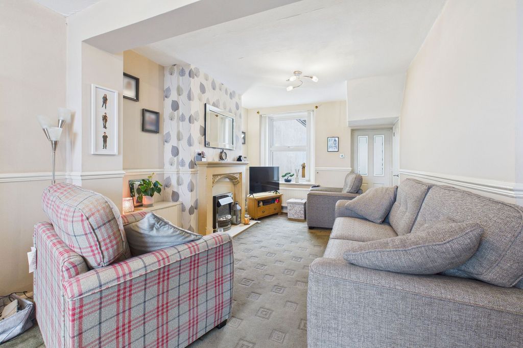 Property photo 3 of 20