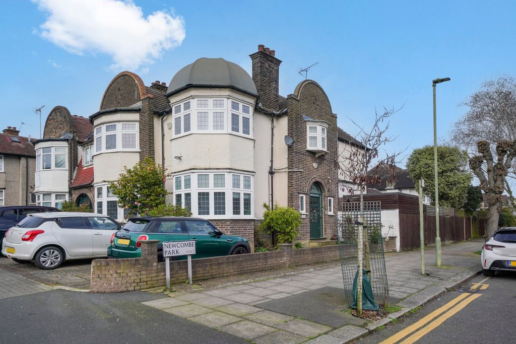 Property photo 1 of 16