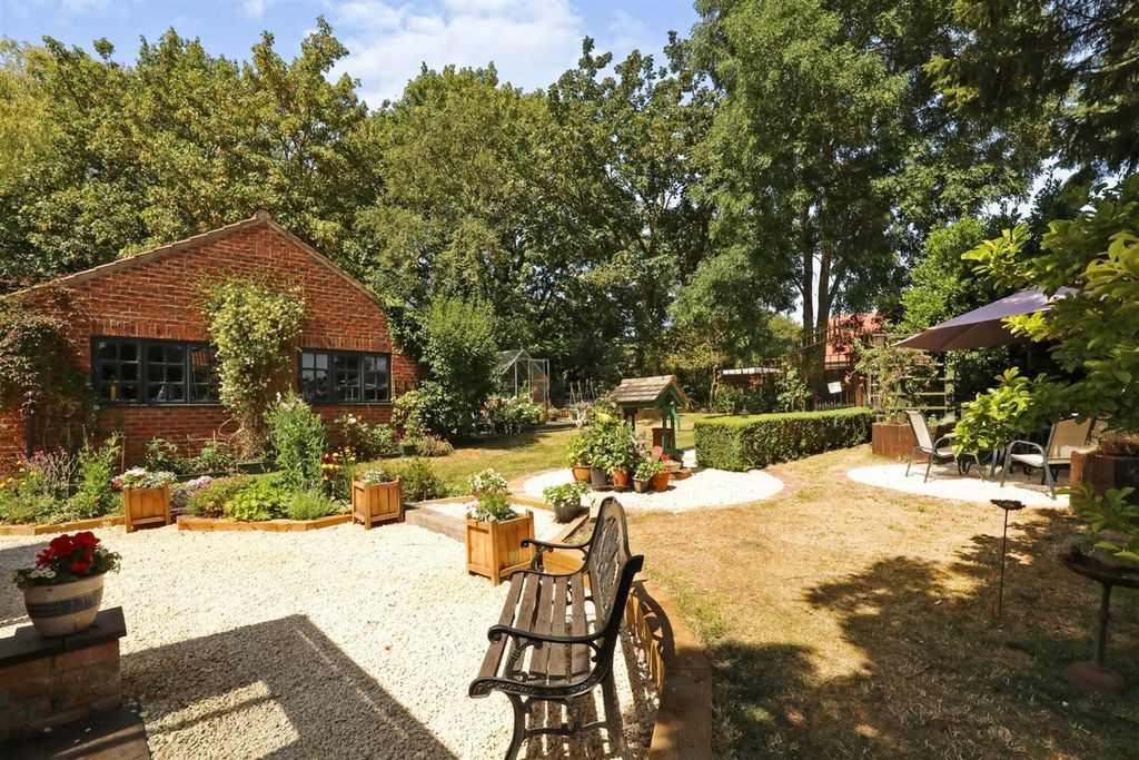 Property photo 2 of 17