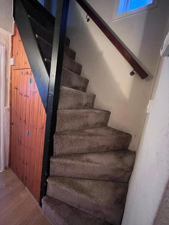 Property photo 3 of 14 Landing