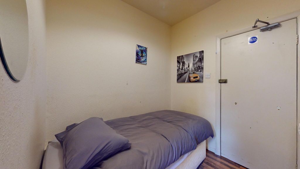 Property photo 3 of 5 Bedroom