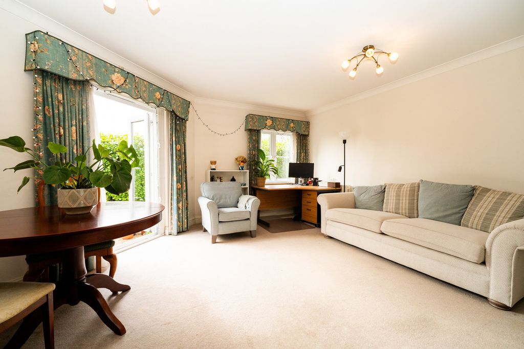 Property photo 2 of 14