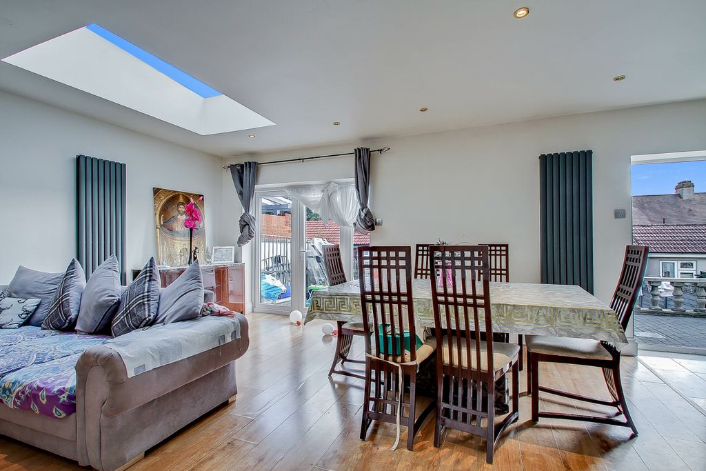 Additional image 4 of 6 bed end terrace house for saleNorthwood Gardens, Greenford UB6