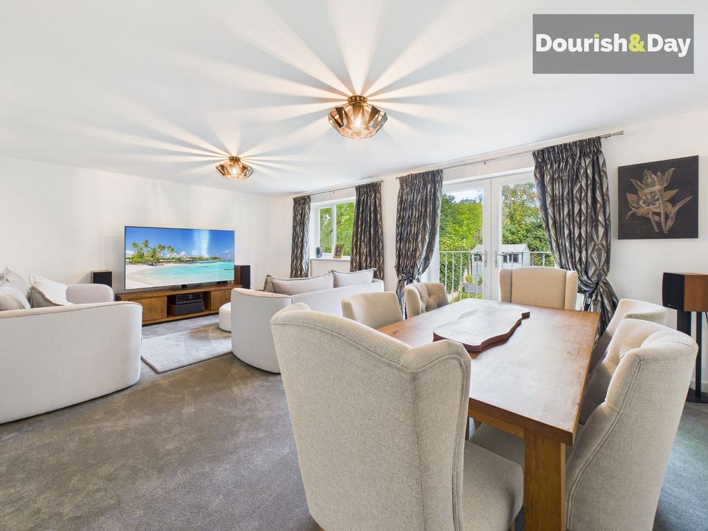 Property photo 2 of 23 Living / Dining Room