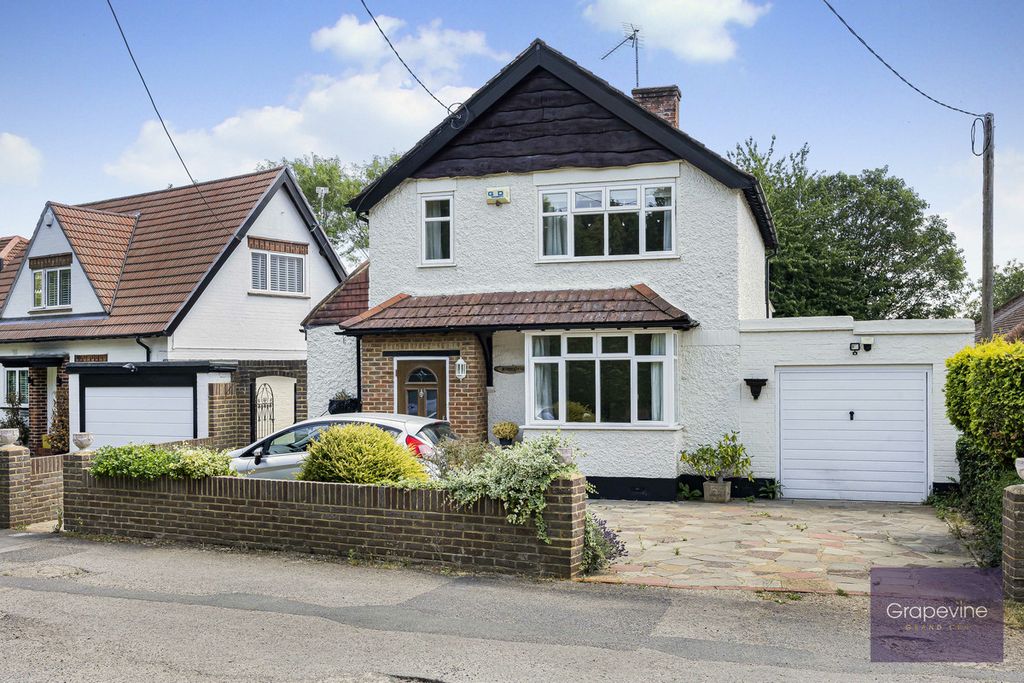 Property photo 1 of 33