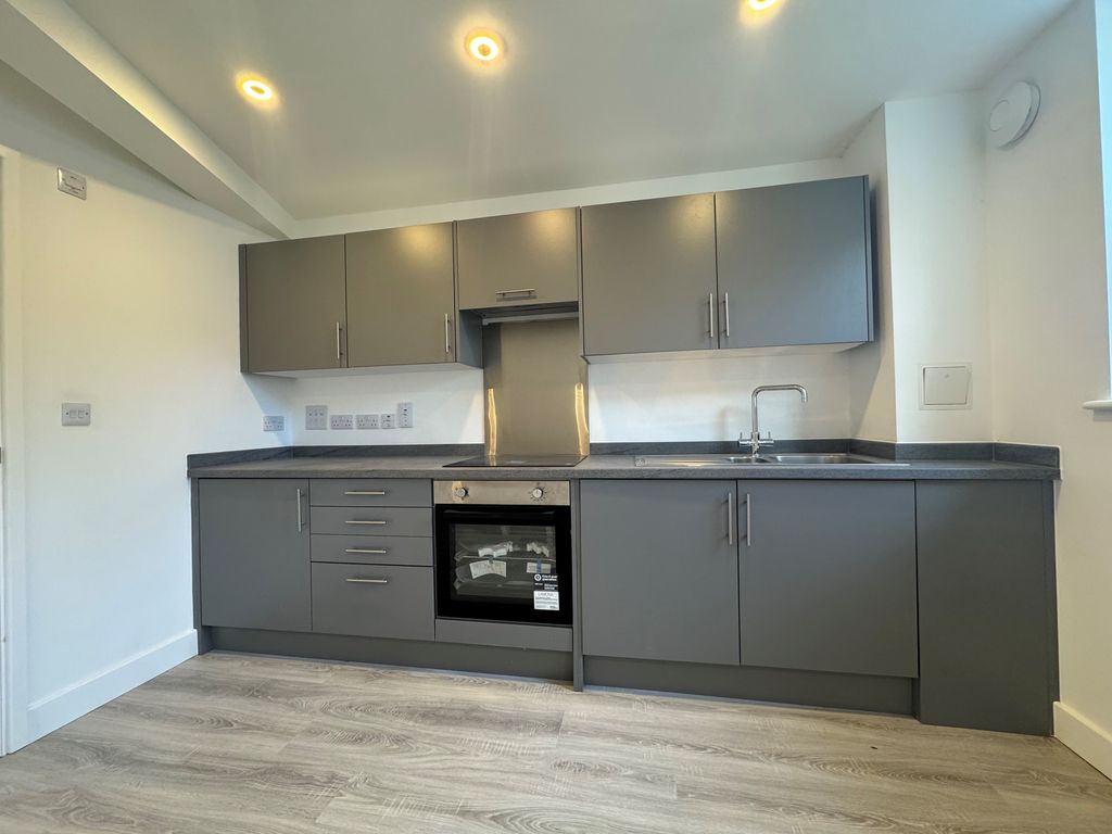 Property photo 3 of 6 Kitchen