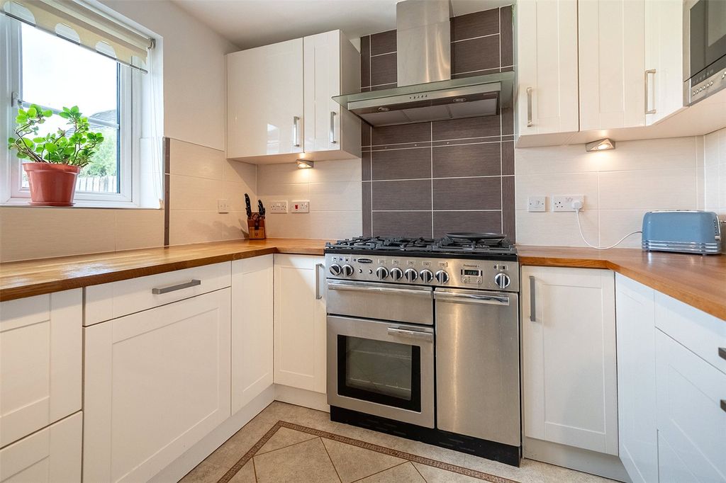 Property photo 3 of 51 Bruntwood Tap