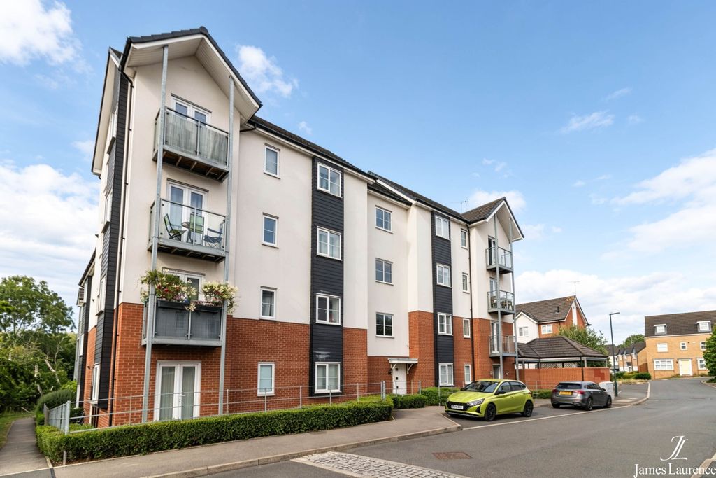 Property photo 1 of 20 Bf16Ae4F-6D28-428E-8638-4332F903CE66