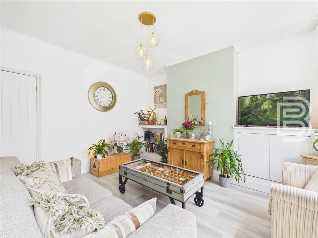 Property photo 3 of 19 Cam03823G0-Pr0153-Still009.Jpg
