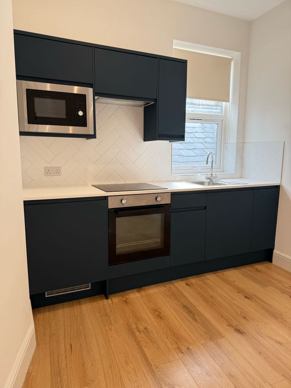 Property photo 1 of 6 Kitchen