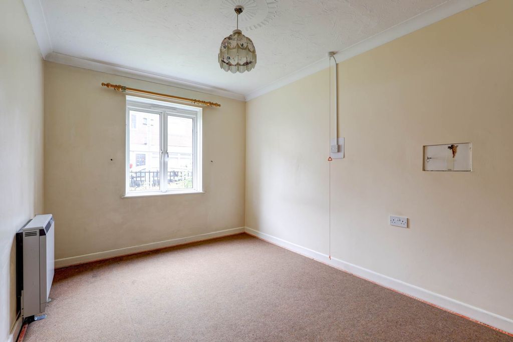 Property photo 3 of 6