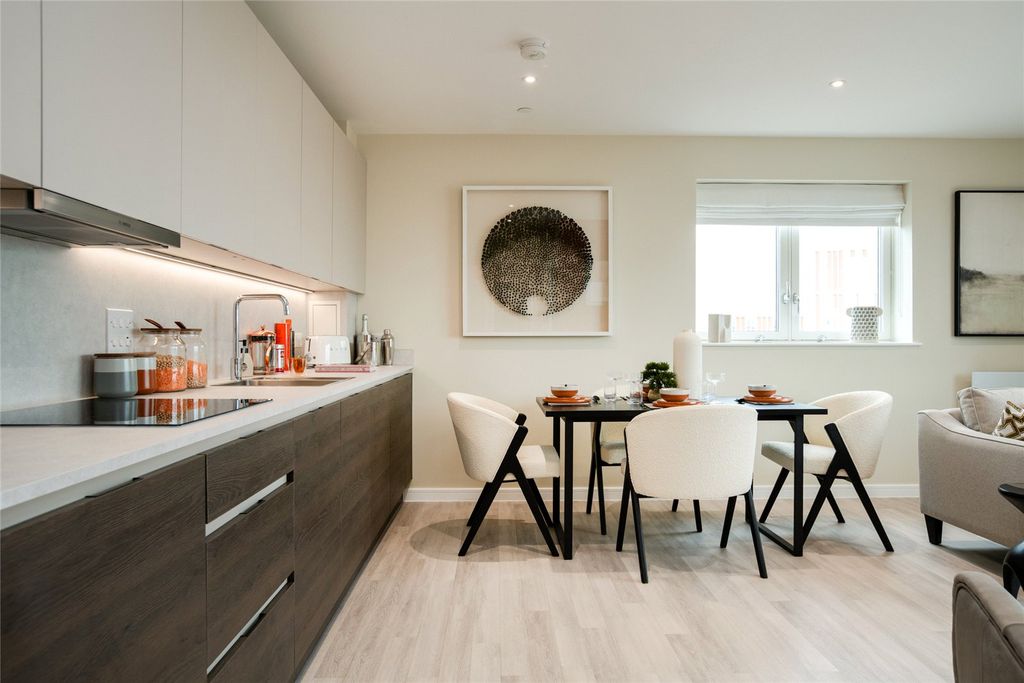 Property photo 3 of 6 Kitchen/Dining