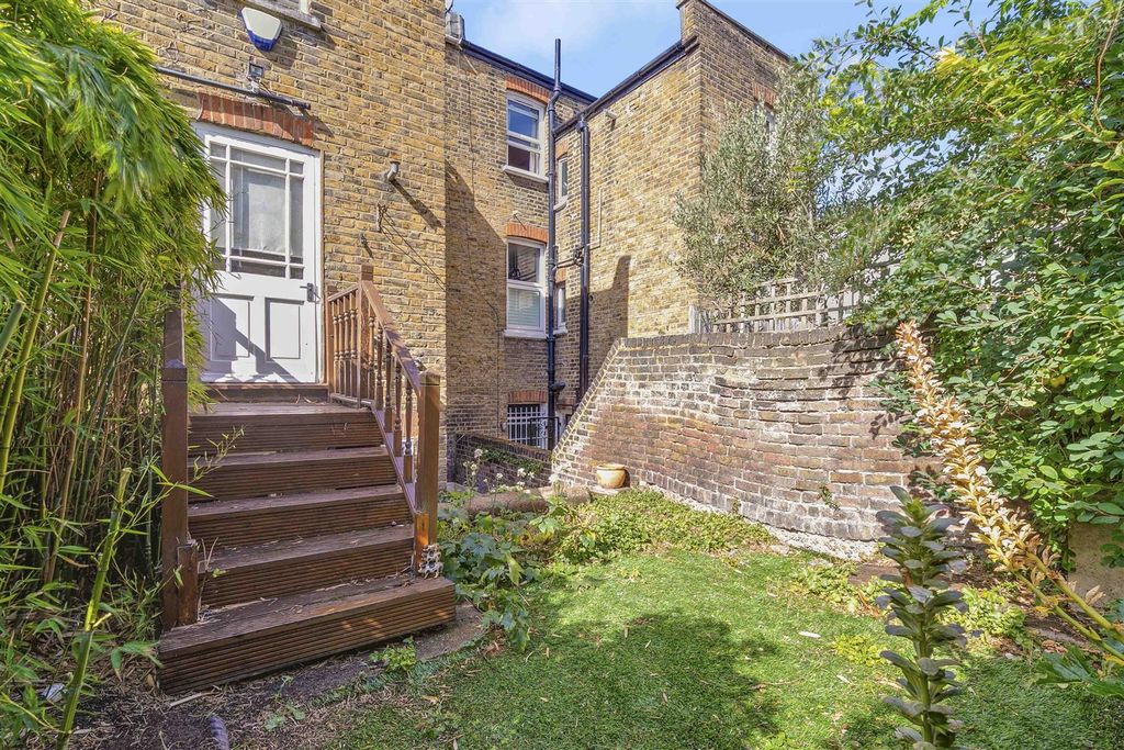 Property photo 3 of 11