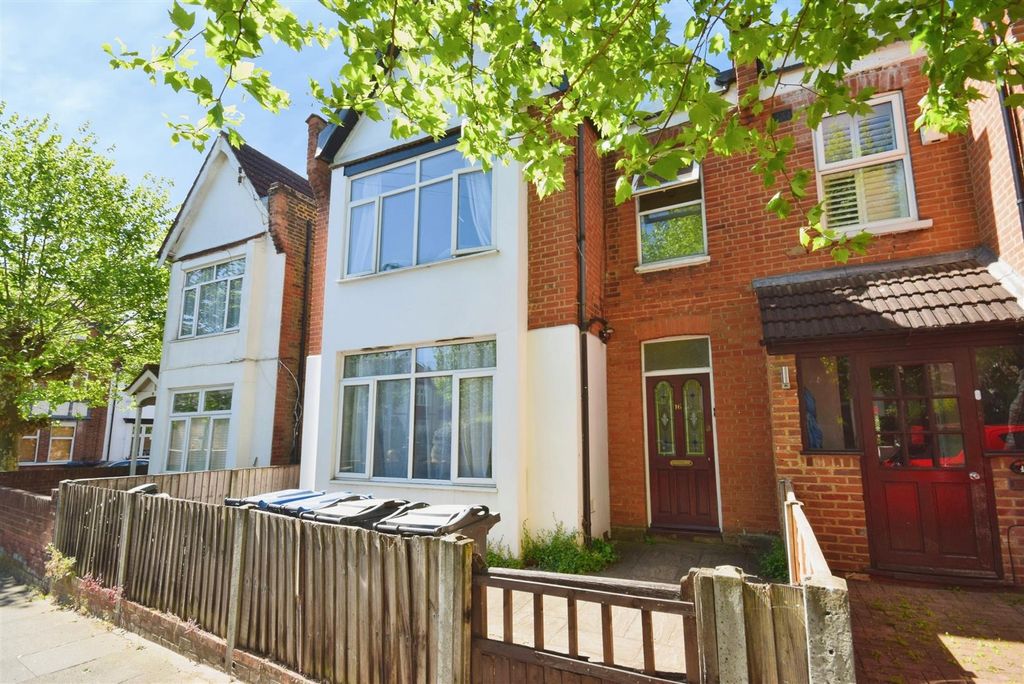 Property photo 1 of 12 External