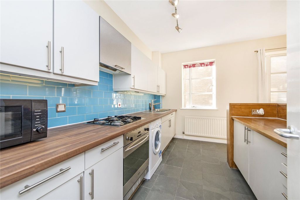 Property photo 3 of 17 Picture No. 30