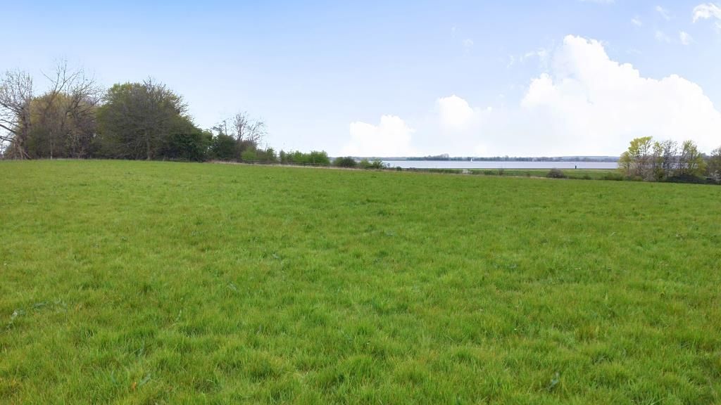 Property photo 2 of 20 Field With View Towards Farmoor Reservoir