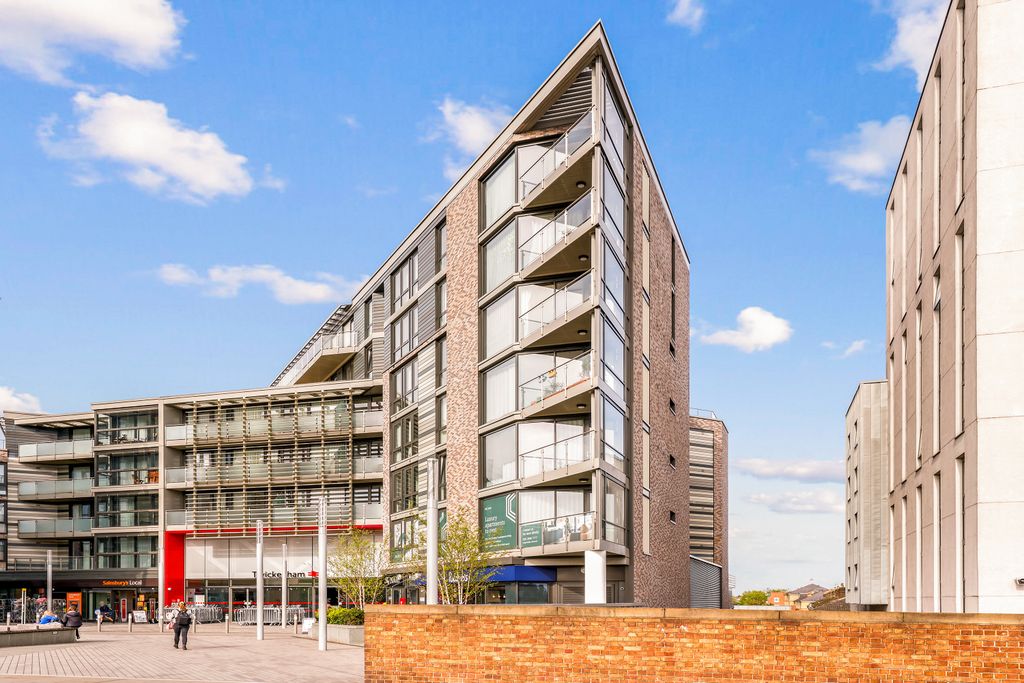 Property photo 1 of 8