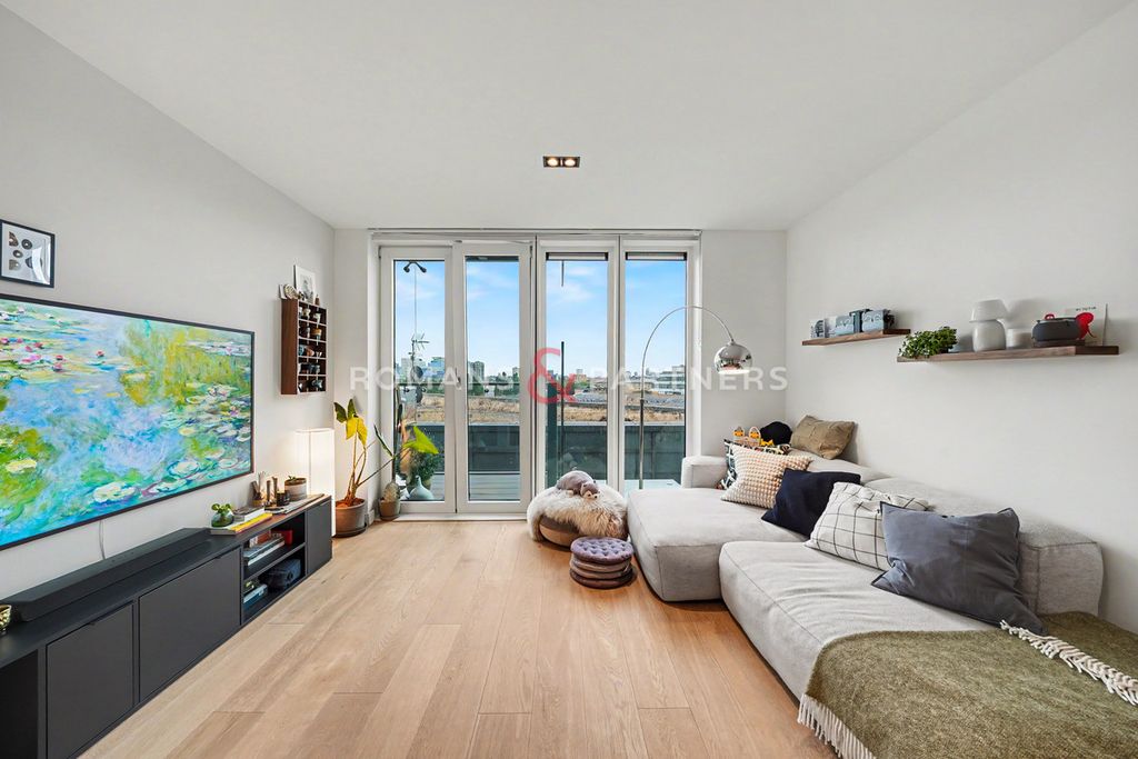 Property photo 1 of 12