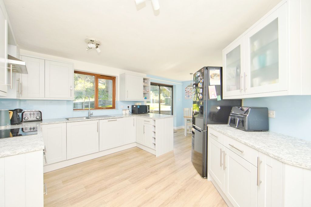 Property photo 3 of 24 Picture 3