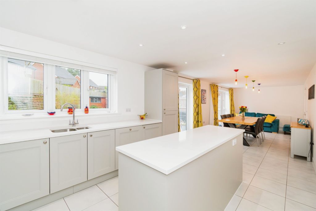 Property photo 2 of 23