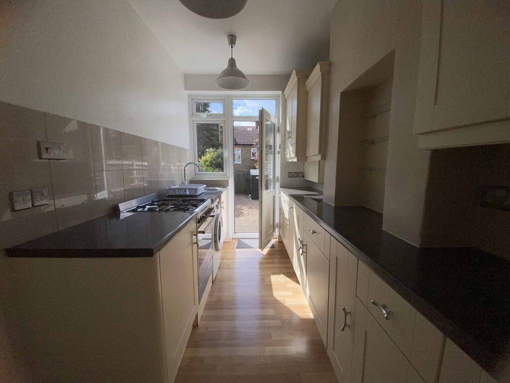 Property photo 3 of 7 Kitchen.Jpg