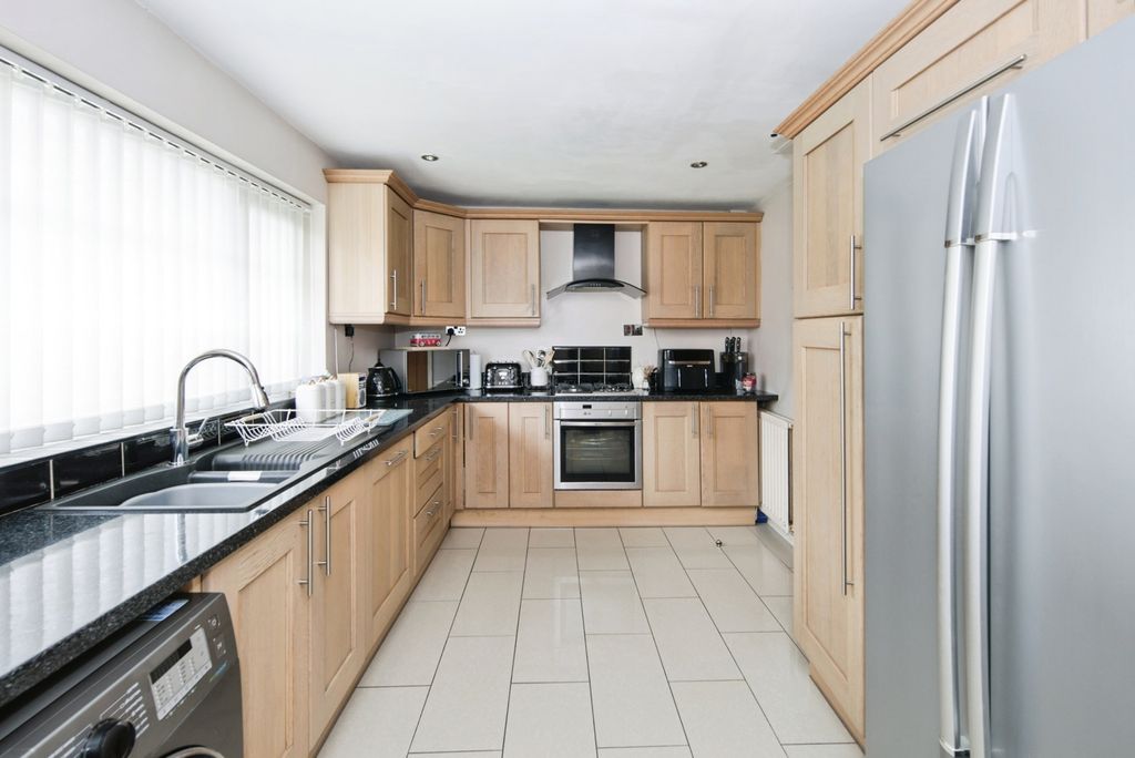 Property photo 3 of 20 Pbox-Img.Jpg