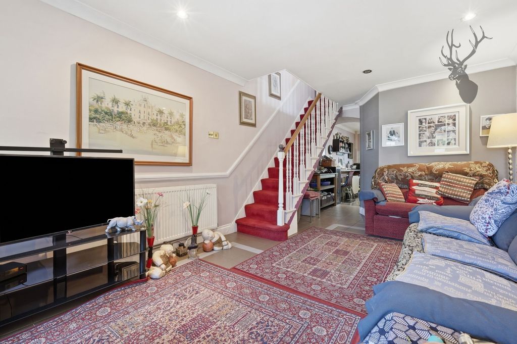 Property photo 3 of 19