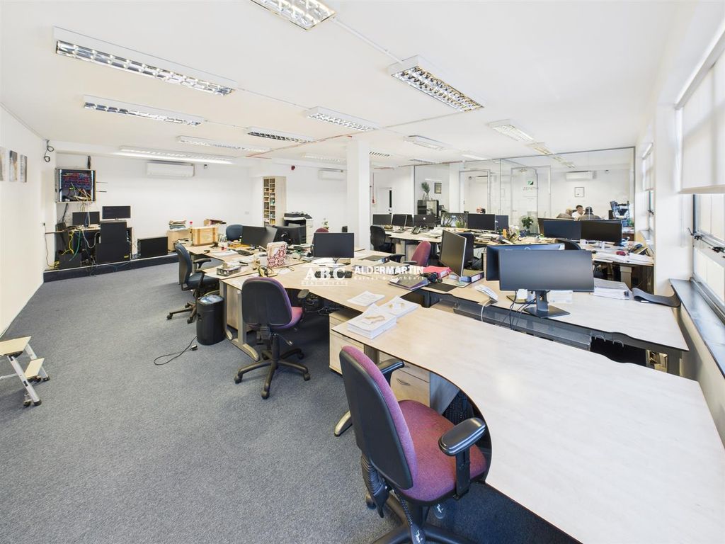 Property photo 1 of 7 Cam03215G0-Pr0095-Still007.Jpg