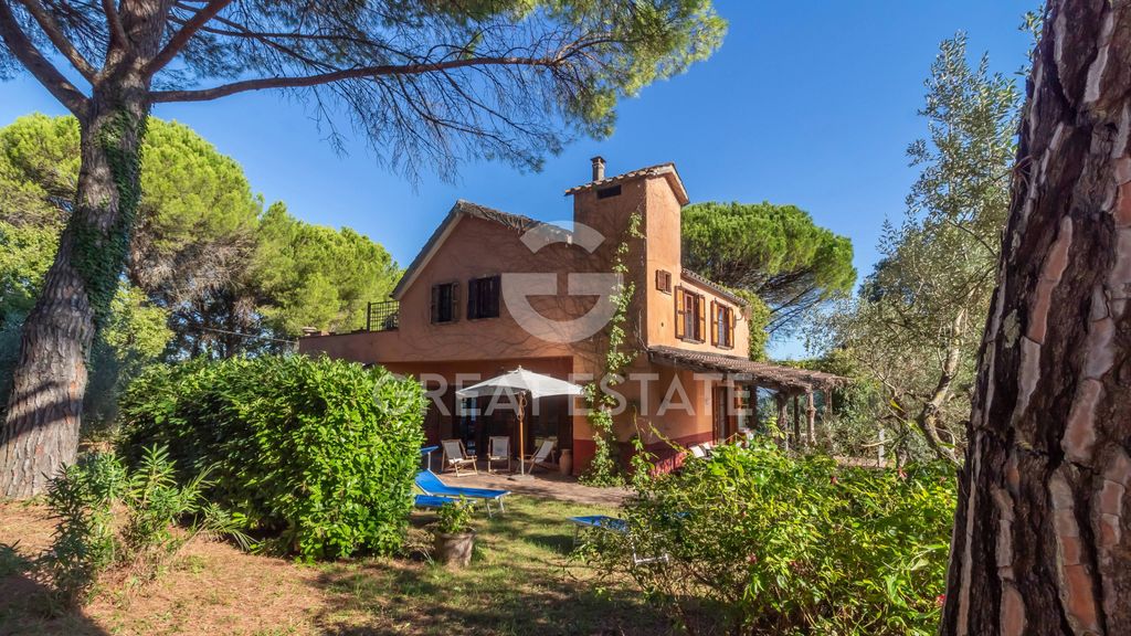 Property photo 1 of 35 Exteriors